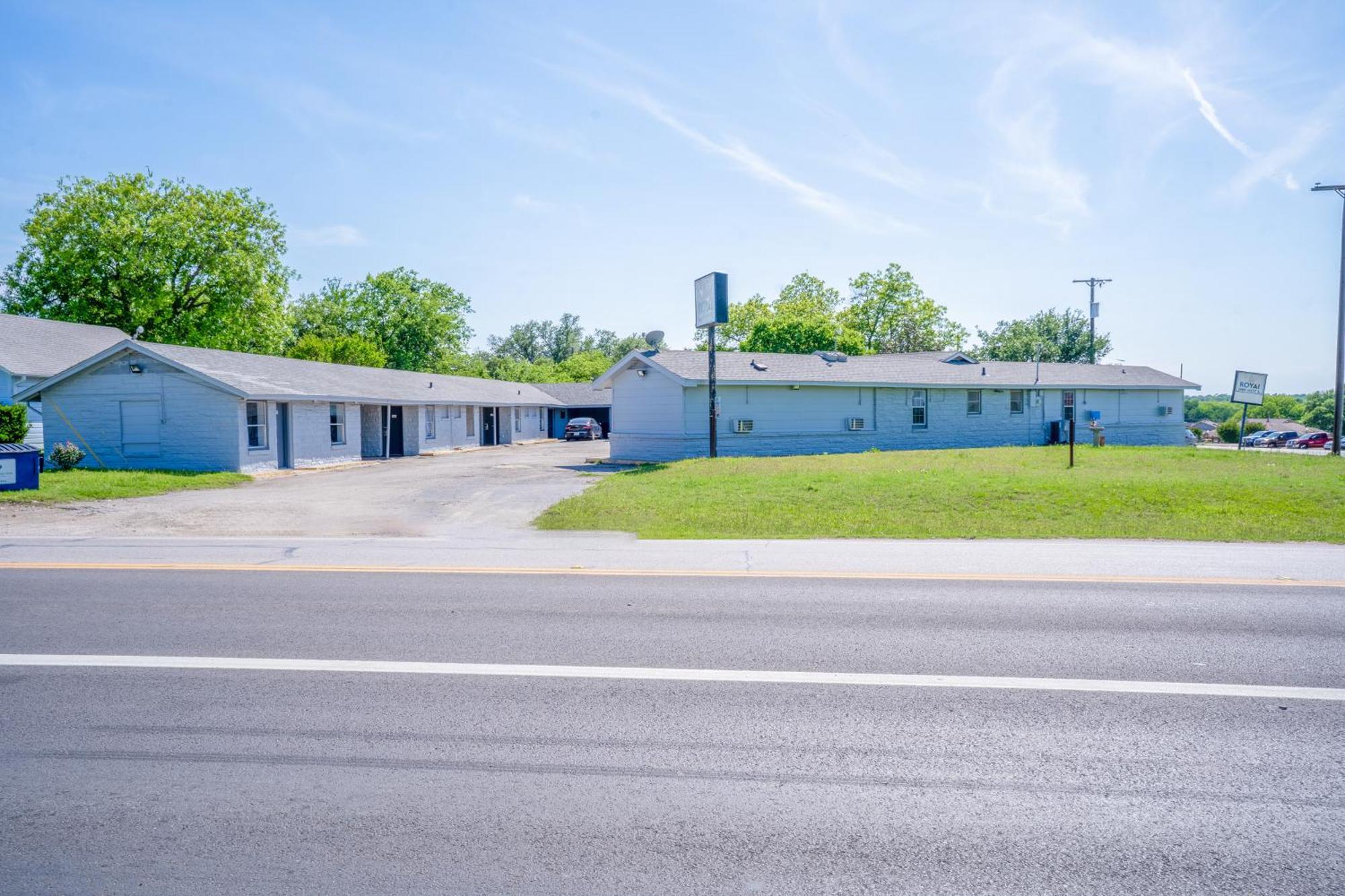 Royal Inn By Oyo Stephenville Exterior photo