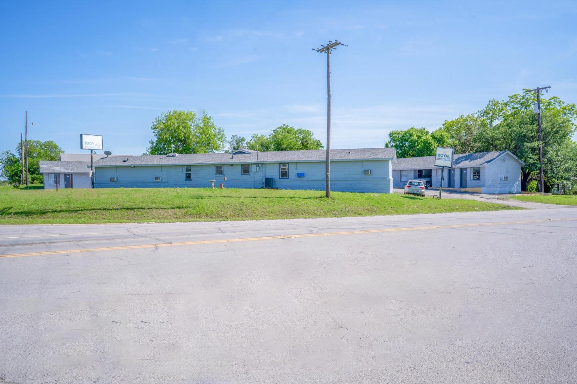 Royal Inn By Oyo Stephenville Exterior photo